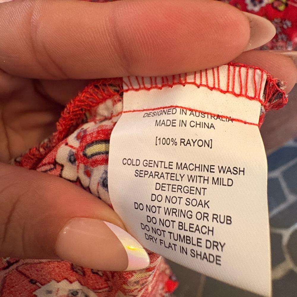 Abel The Label Dress M 
EUC red and floral dress size medium - Picture 5 of 5